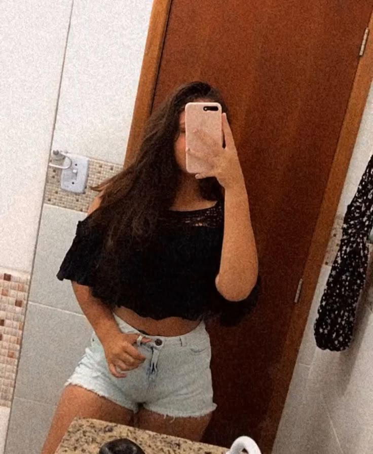 Camila R